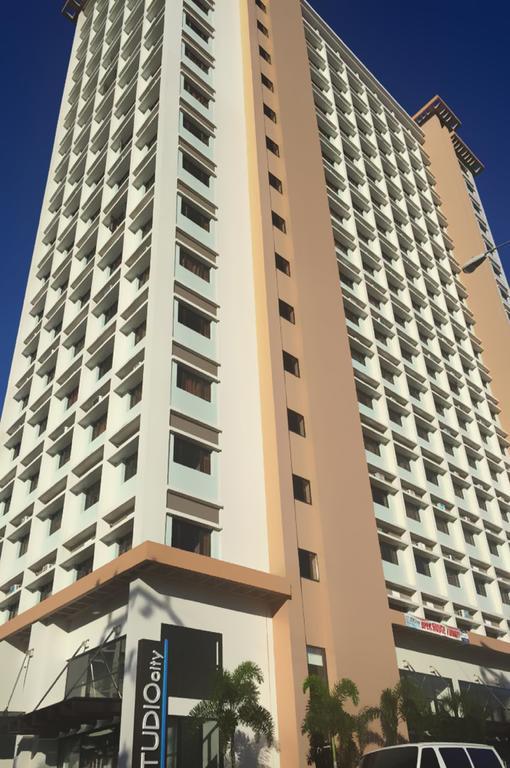Titan Condo At Studio City Tower 1 Alabang Manila Exteriör bild